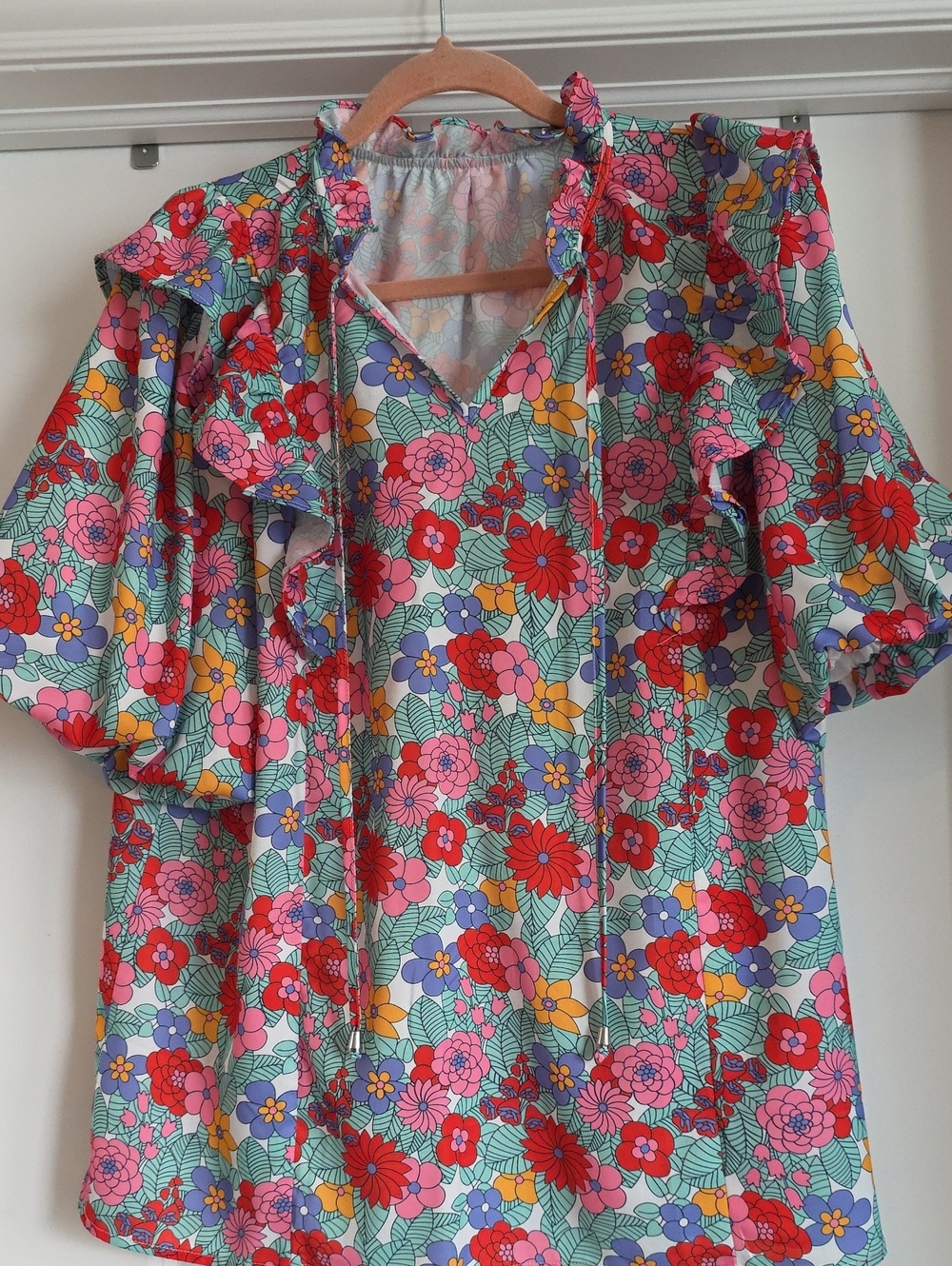 NWOT Boutique 1X Floral Ruffle Bubble Sleeve Blouse in Bright Colors